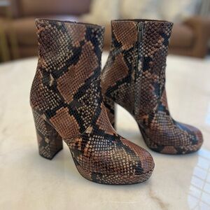 Vince Camuto Bootie